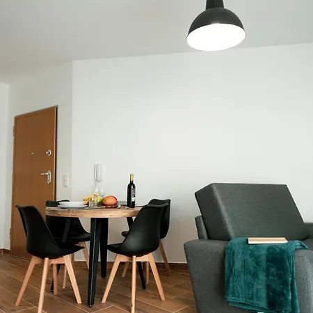 Apartment Gold Ferrel I